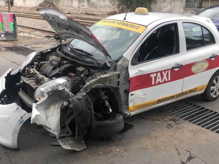 Por ganarle el paso al tren, provoca accidente en Veracruz (+Video)