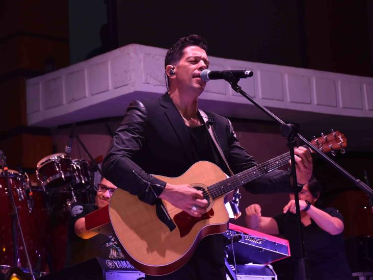 Yahir y la Sonora Santanera ofrecen concierto en Veracruz