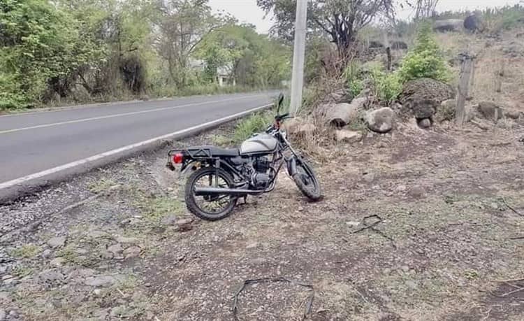 Aseguran motocicleta con reporte de robo en Actopan