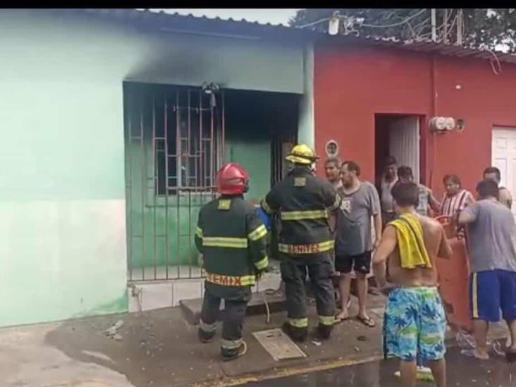 Vecinos controlan incendio en vivienda de Veracruz