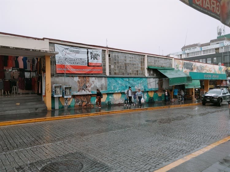 Comerciantes de Xalapa prevén afectaciones ante próximo cierre de la calle Lucio