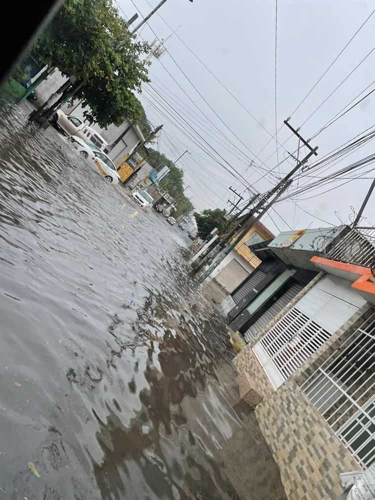 Vecinos de colonia Pocitos y Rivera, cansados de inundaciones