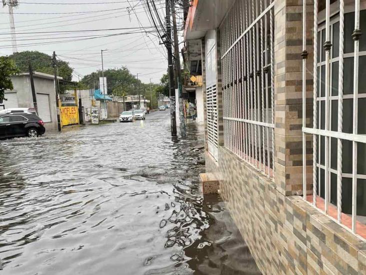 Vecinos de colonia Pocitos y Rivera, cansados de inundaciones