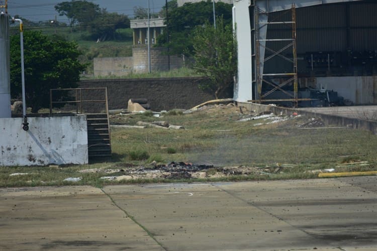 Alerta de incendio moviliza a bomberos de Coatzacoalcos