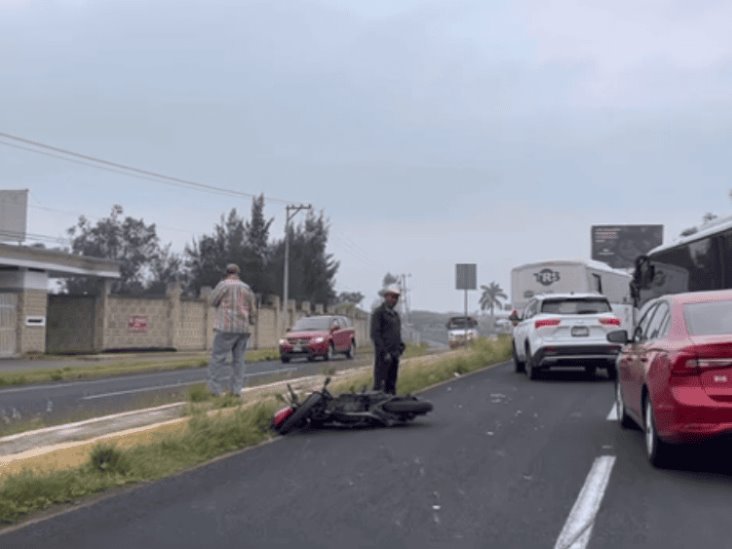 Triple choque en la Xalapa-Tamarindo; 2 heridos