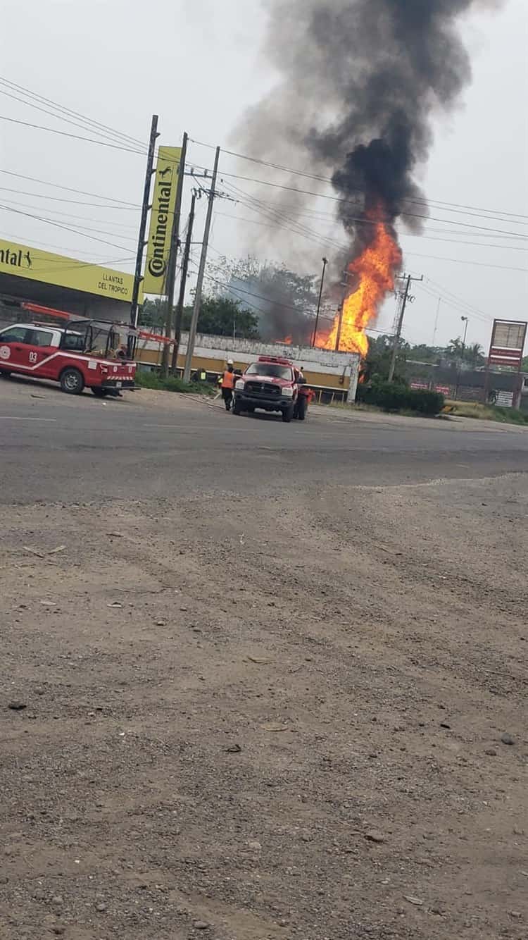 Incendio en estación de gas en Tierra Blanca deja 2 heridos