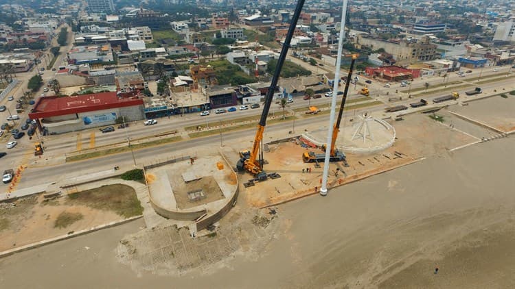 ¡Imponente! Malecón de Coatzacoalcos ya tiene asta monumental