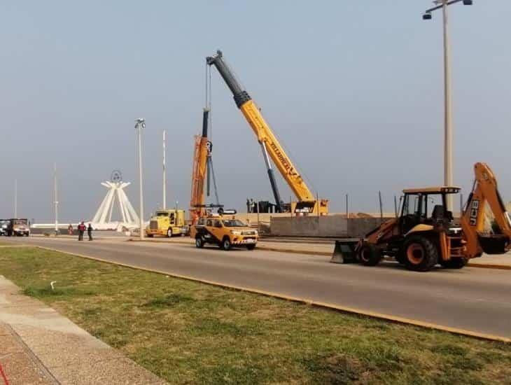 Inicia colocación del asta bandera en el malecón de Coatzacoalcos