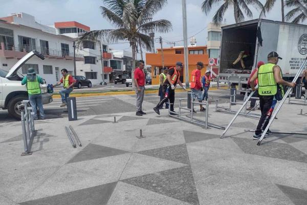 Inicia instalación de gradas del Carnaval en bulevar de Veracruz