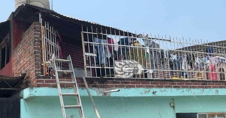 Incendio devasta cuarto dormitorio en Ciudad Mendoza
