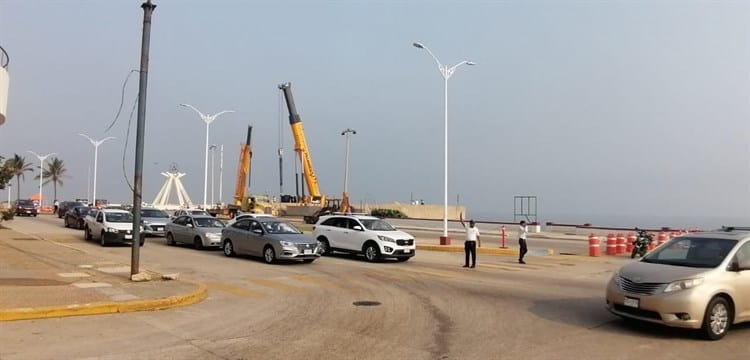 Inicia colocación del asta bandera en el malecón de Coatzacoalcos