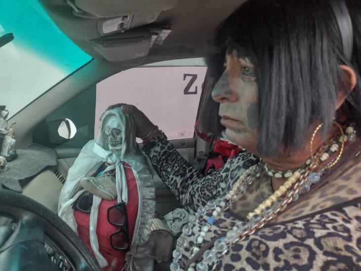 El “Charro Negro” revela cómo conoció a la Santísima Muerte en Veracruz