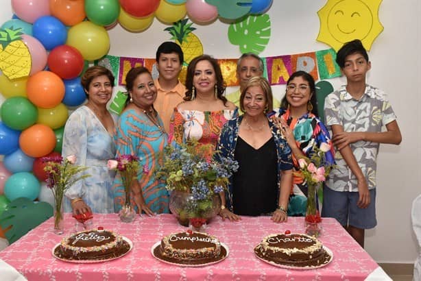 Charito Gayot celebra sus 50 años de feliz vida