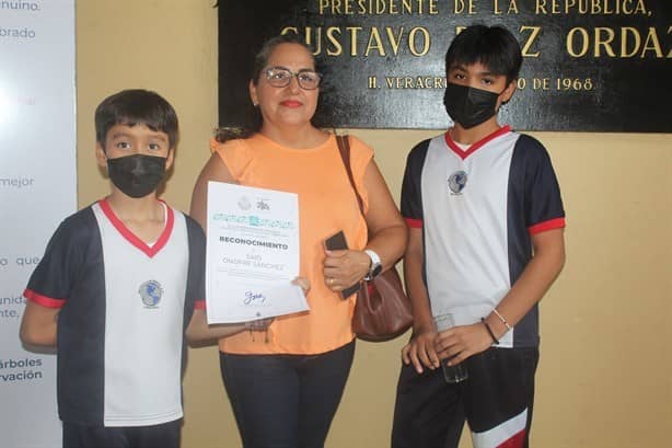 Alumnos presentaron exposición ‘Jóvenes: Arte y Compromiso Ambiental’