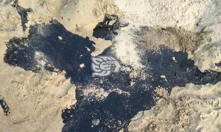 Detectan manchas de chapopote en playas de Tuxpan