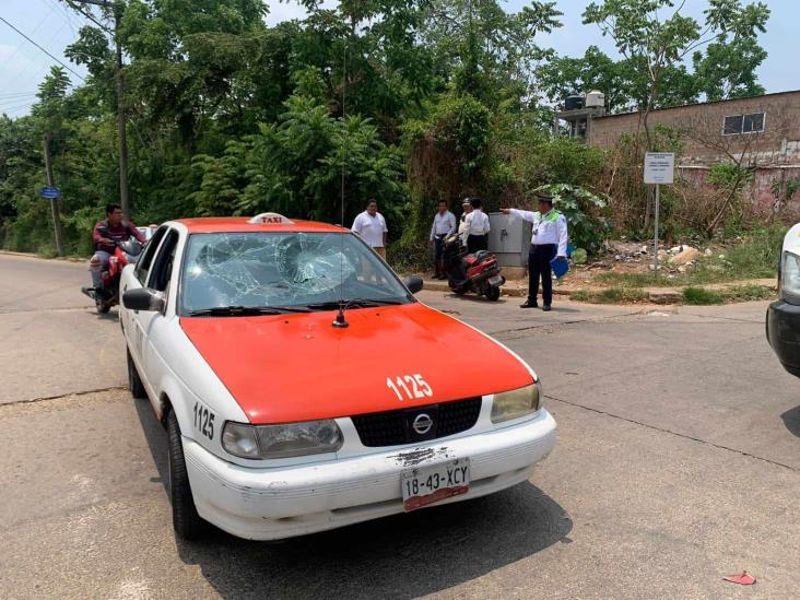 Estudiantes de preparatoria se accidentan en Acayucan