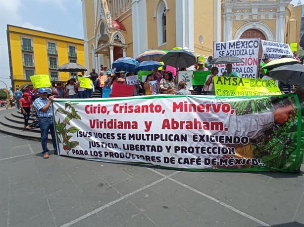 Desacatan orden presidencial al no atender a cafetaleros en Veracruz (+Video)
