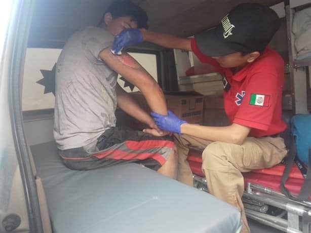 Derrapa motociclista y embiste a mujer en colonia Veracruz, de Xalapa