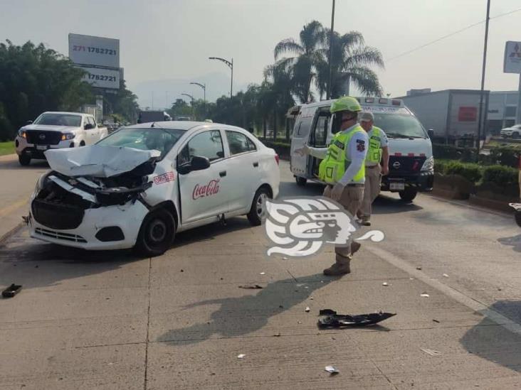 Aparatoso choque en Córdoba deja cuantiosos daños