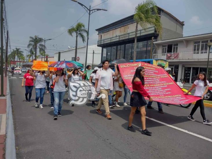 Alumnos del EBVO reiteran exigencia contra directora (+Video)