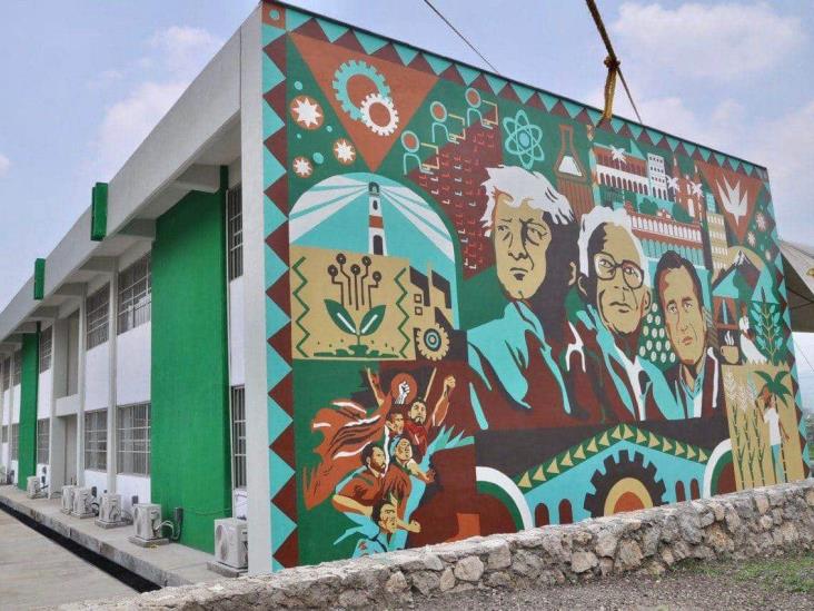 AMLO, Heberto Castillo y hasta el gobernador en mural del Conalep Córdoba