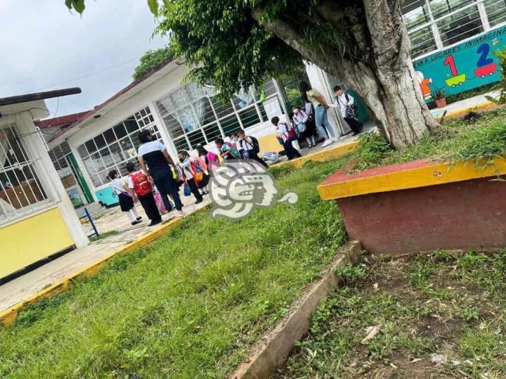 Por calor, piden reducir horario escolar en Acayucan y Sayula