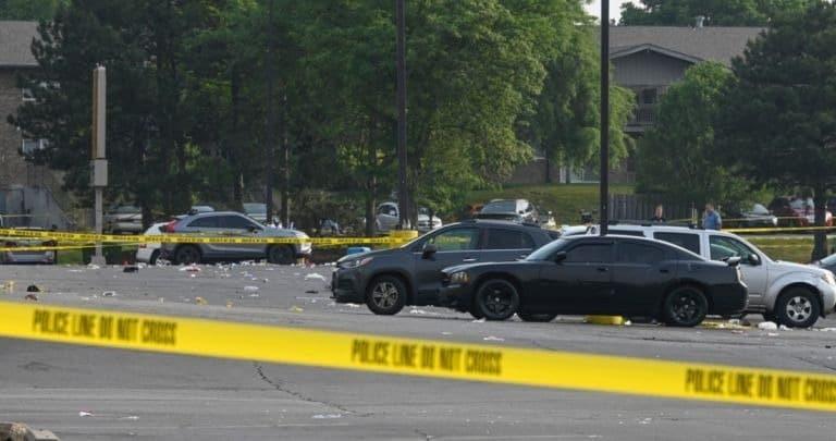 Se registra balacera en estacionamiento de Chicago; hay al menos 20 heridos