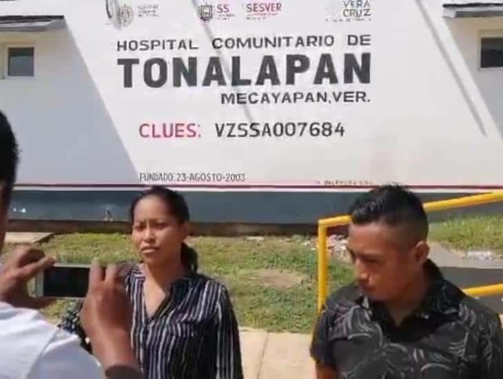 Denuncian presunta agresión de un enfermero; sedó al familiar de un paciente en Tonalapan