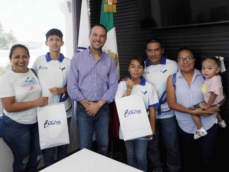 Entregan equipo de competencia a deportistas en Boca del Río