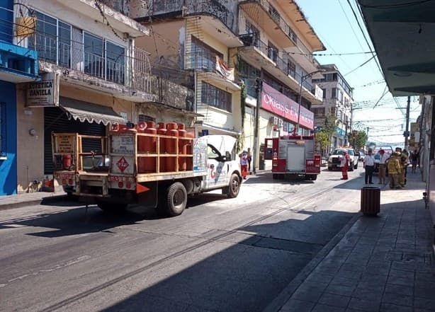 Pánico en Córdoba por incendio de camioneta con cilindros de gas