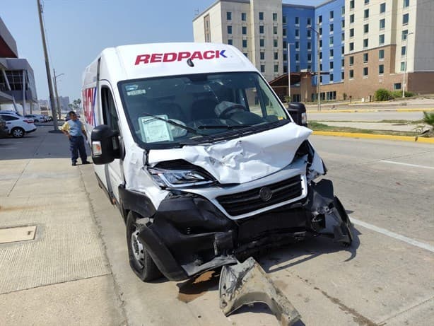 Dos heridos por fuerte choque en malecón de Coatzacoalcos