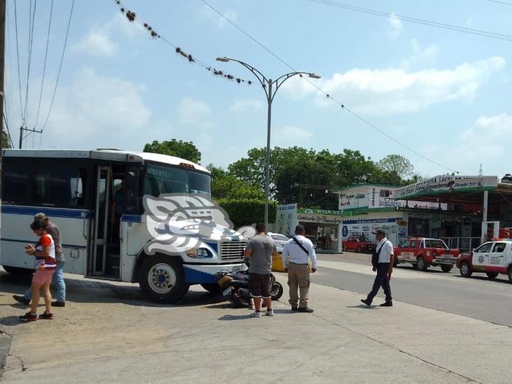 Accidente automovilístico en bulevar de Misantla deja una persona lesionada