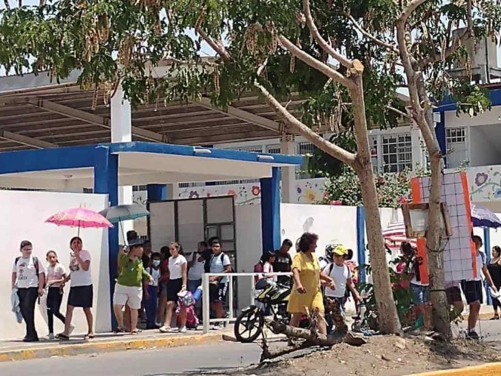 No se arriesgan; primaria en Medellín cambia horarios por calor