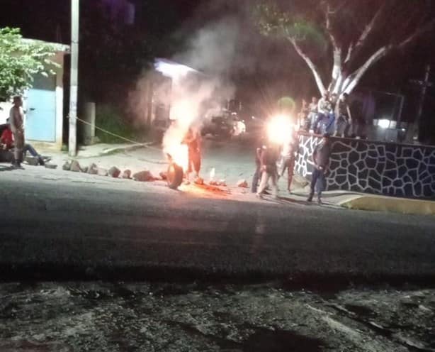 Crisis de agua en Veracruz se expande hasta Tlaltetela; bloquean carretera