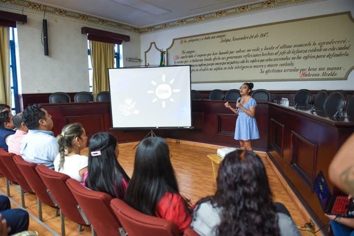 La astronauta veracruzana más joven de México imparte la plática Soñar nos lleva a las estrellas en Xalapa