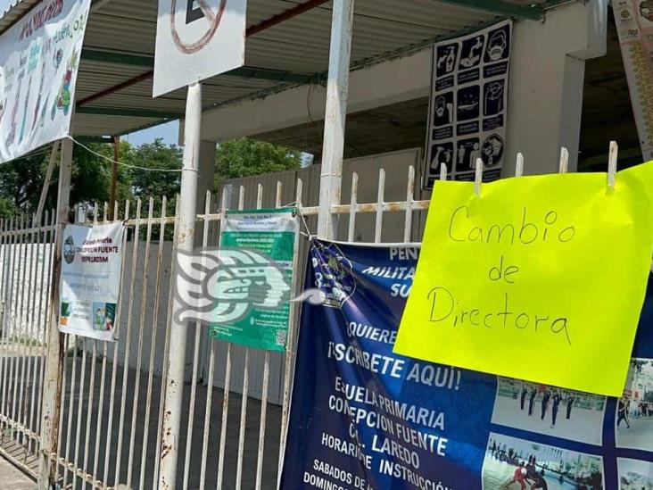 Por prepotente, exigen destituir a directora de primaria en Poza Rica