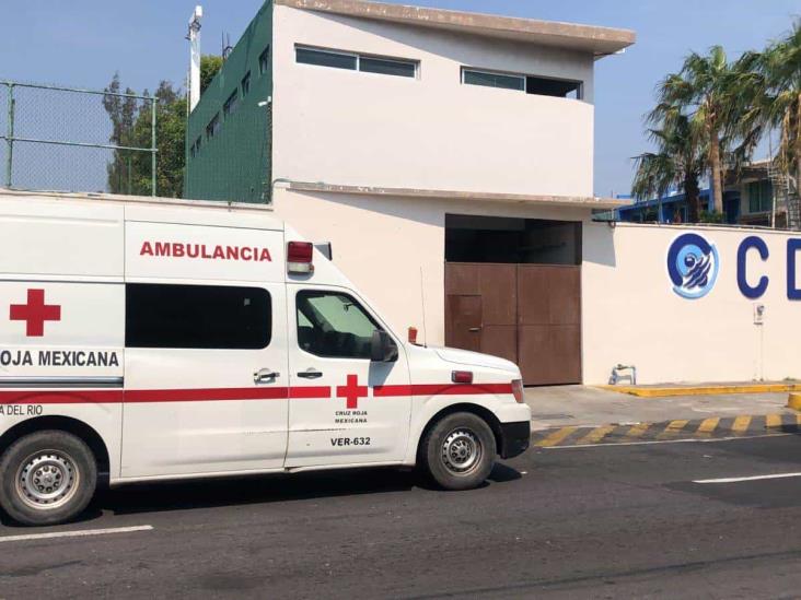 Albañiles sufren accidente en Club Deportivo Veracruzano