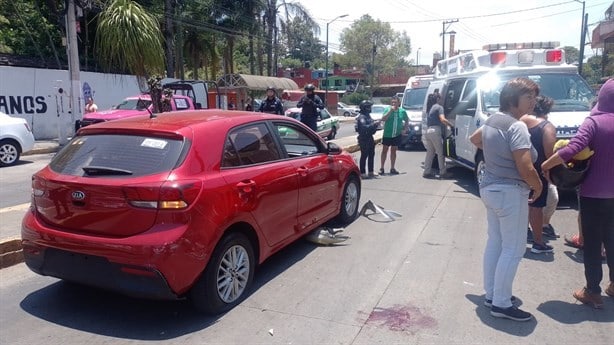 Grave, motociclista arrollada sobre avenida de Xalapa