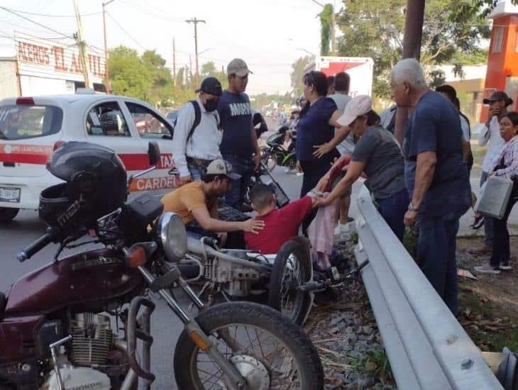 Motociclista choca contra camioneta en Cardel