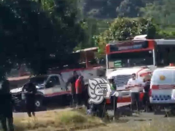 Autobús atropella a motociclista en bulevar Banderilla