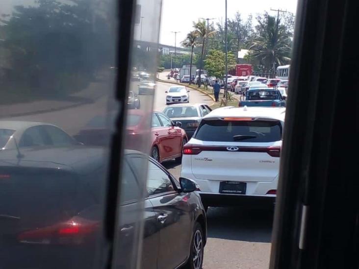 Cierre de puente en La Boticaria desata caos vial en Boca del Río