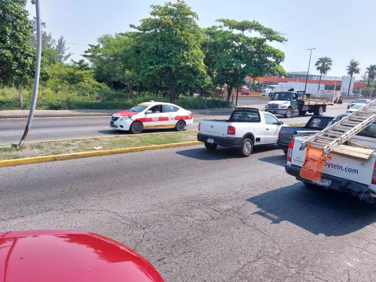 Cierre de puente en La Boticaria desata caos vial en Boca del Río