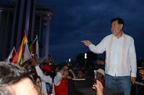 Fernández Noroña da mensaje al pueblo desde la Macroplaza de Veracruz(+Video)