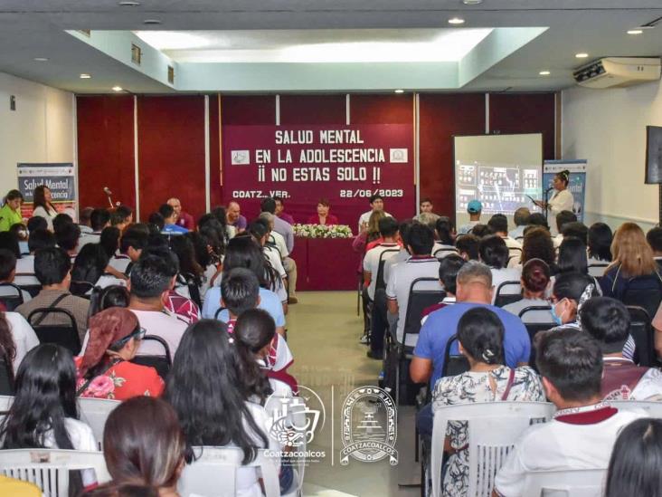 imparten Conferencias de Salud Mental en la Adolescencia: “No estás solo”, en el sur de Veracruz