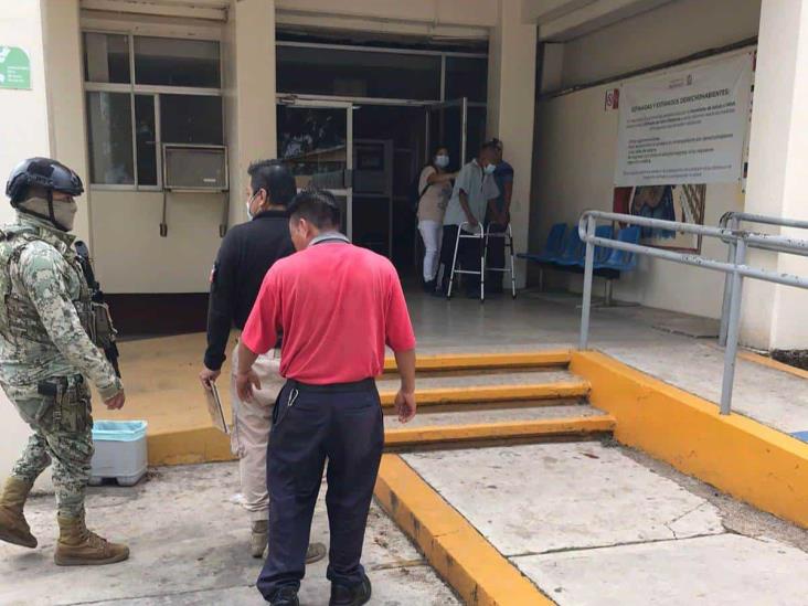 Hombre recibe golpiza de parte de su hija; el sujeto es señalado de violencia familiar en Acayucan