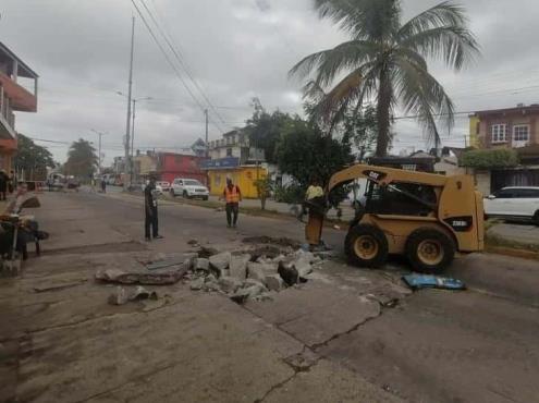 Inician trabajos de reparación en avenida General Anaya, en Coatzacoalcos (+video)