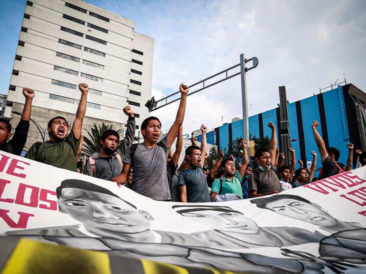 Ayotzinapa: Dictan auto de formal prisión a ocho militares