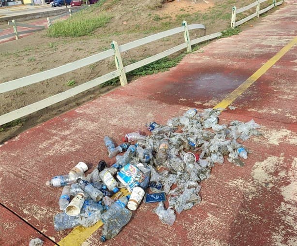 Más de 13 kilos de basura dejaron deportistas en playa de Coatzacoalcos