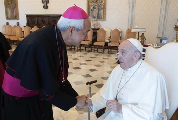 El Arzobispo de Xalapa visita al Papa Francisco en El Vaticano