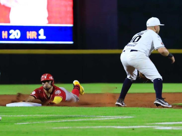 El Águila toma ventaja frente a Tigres de Quintana Roo